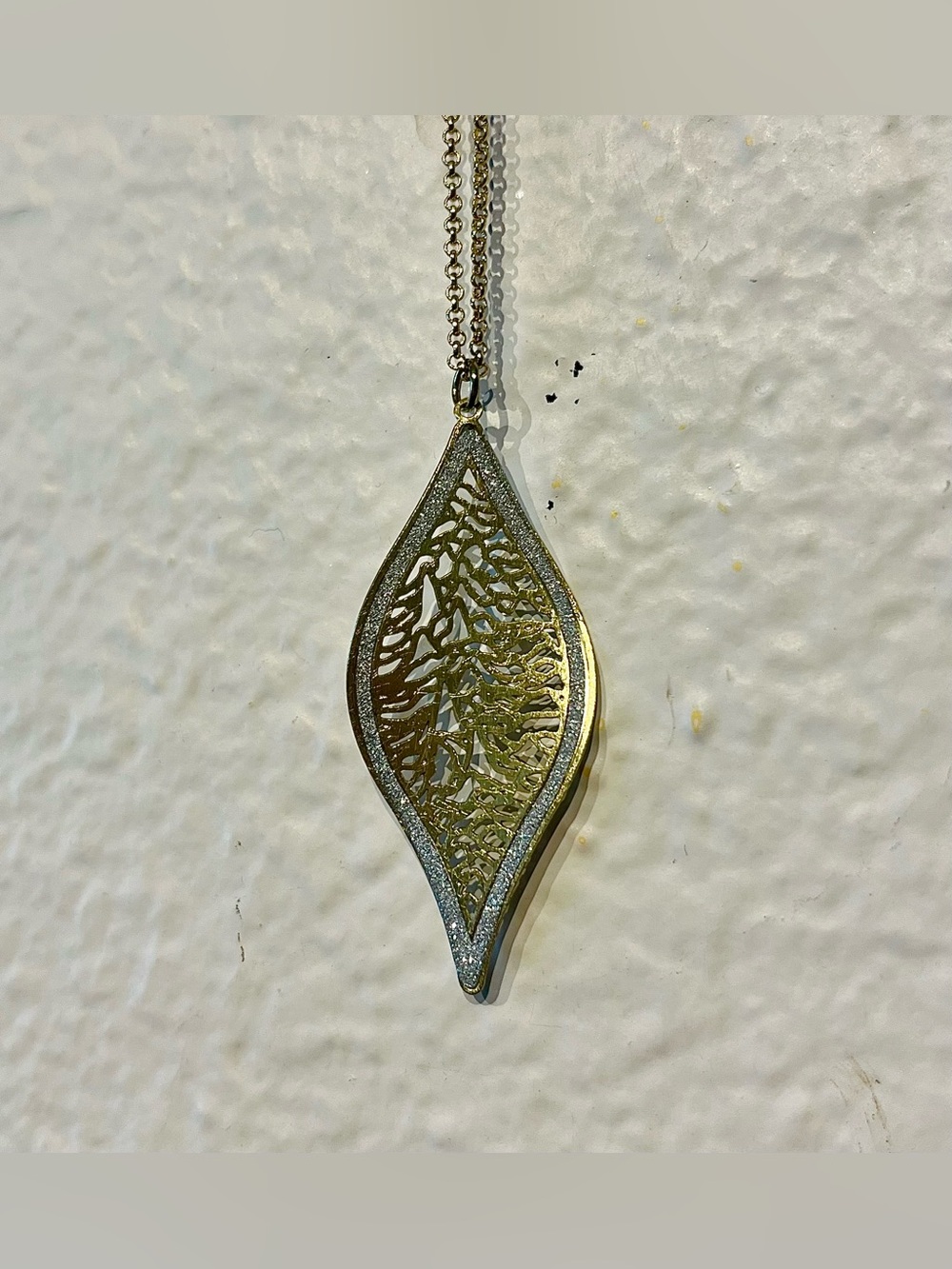 Vintage Gold Leaf Filigree Pendant Necklace